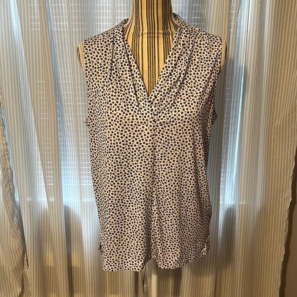 Jones New York Collection. Medium. Ladies tank